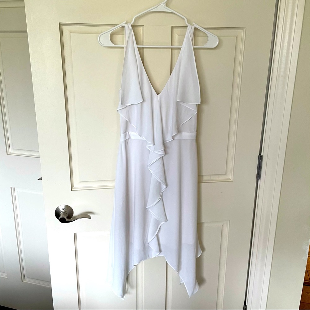 BCBGMAXAZRIA White Flow-y Dress Size 0